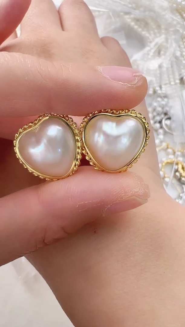 【闪购商品】拼合珍珠（马贝珠）耳饰银S925镶嵌麻花白色爱心