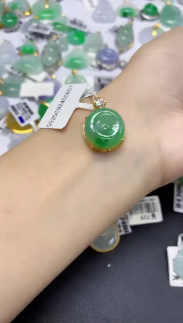 颈饰未镶嵌翡翠天然缅甸翡翠A货多样性发一件