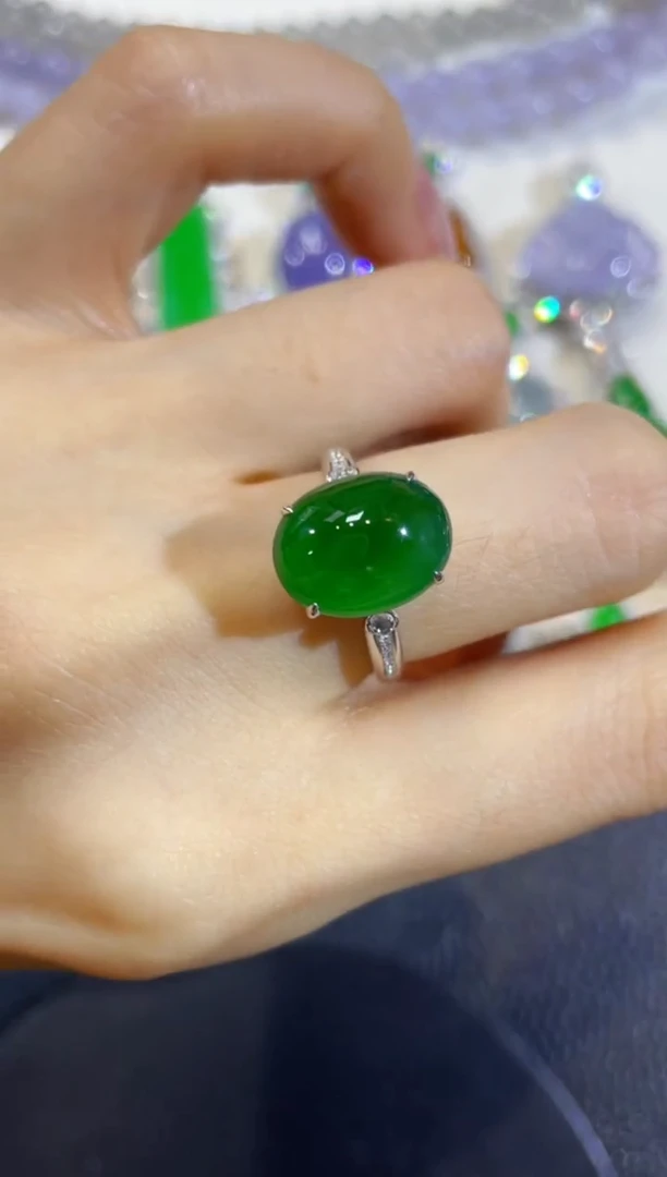 颈饰18K金镶嵌翡翠团购42