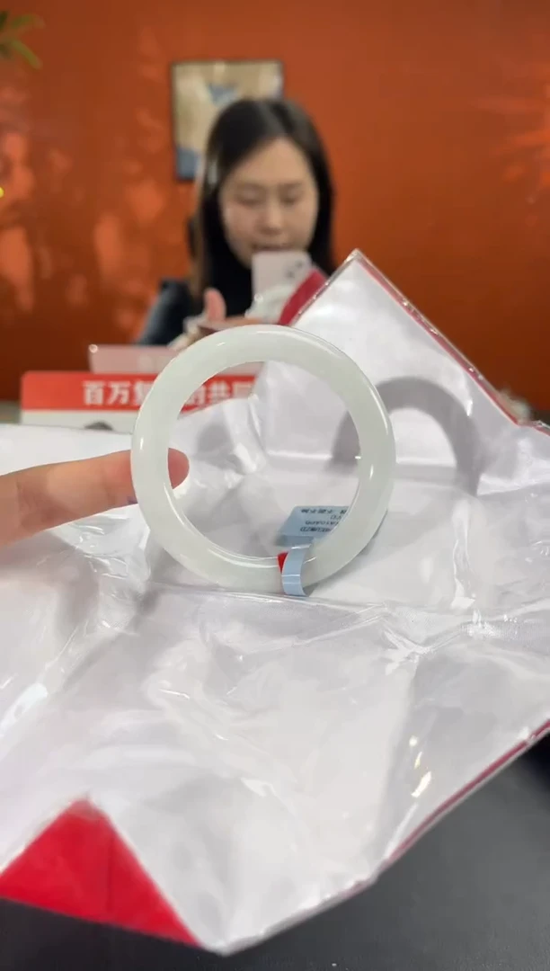 未镶嵌手镯翡翠7   52.6