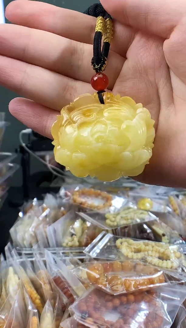 蜜蜡未镶嵌珠宝奇石淡***水1