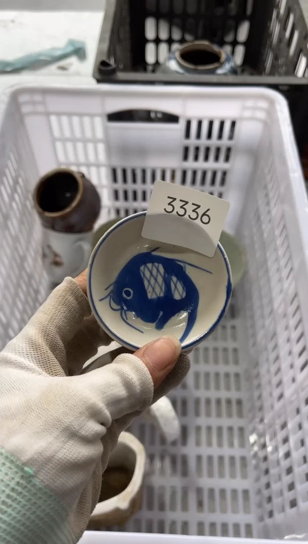 瓷v****掌99887766202506183336