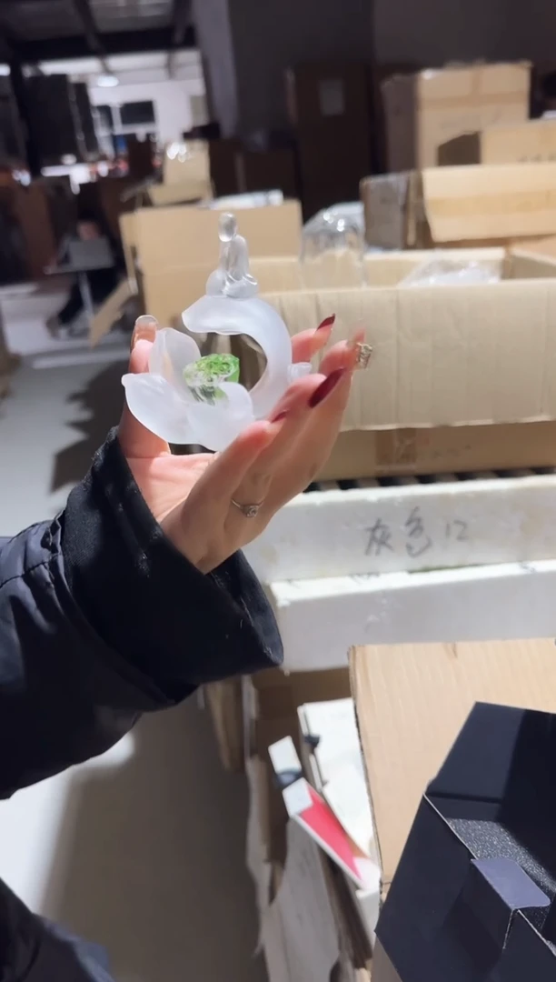 【闪购商品】白色坐莲组合单只