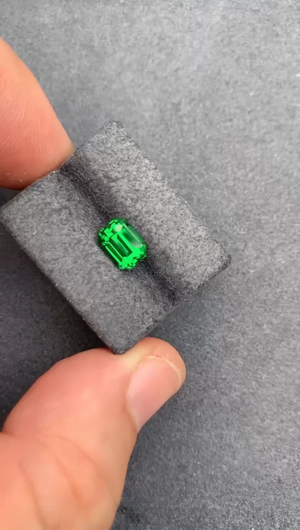 石榴石裸石未镶嵌2.01ct 沙弗莱