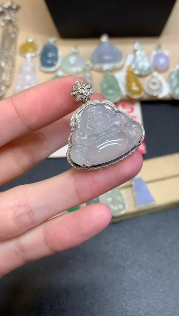 【闪购商品】翡翠颈饰18K金镶嵌佛公【无服务费】