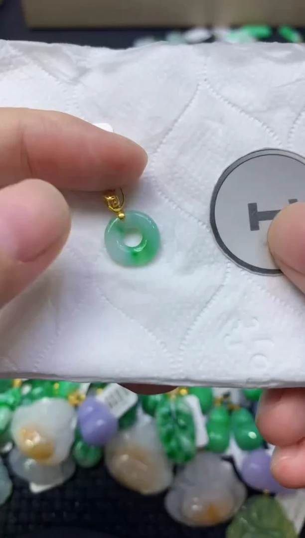 颈饰未镶嵌翡翠天然缅甸翡翠A货