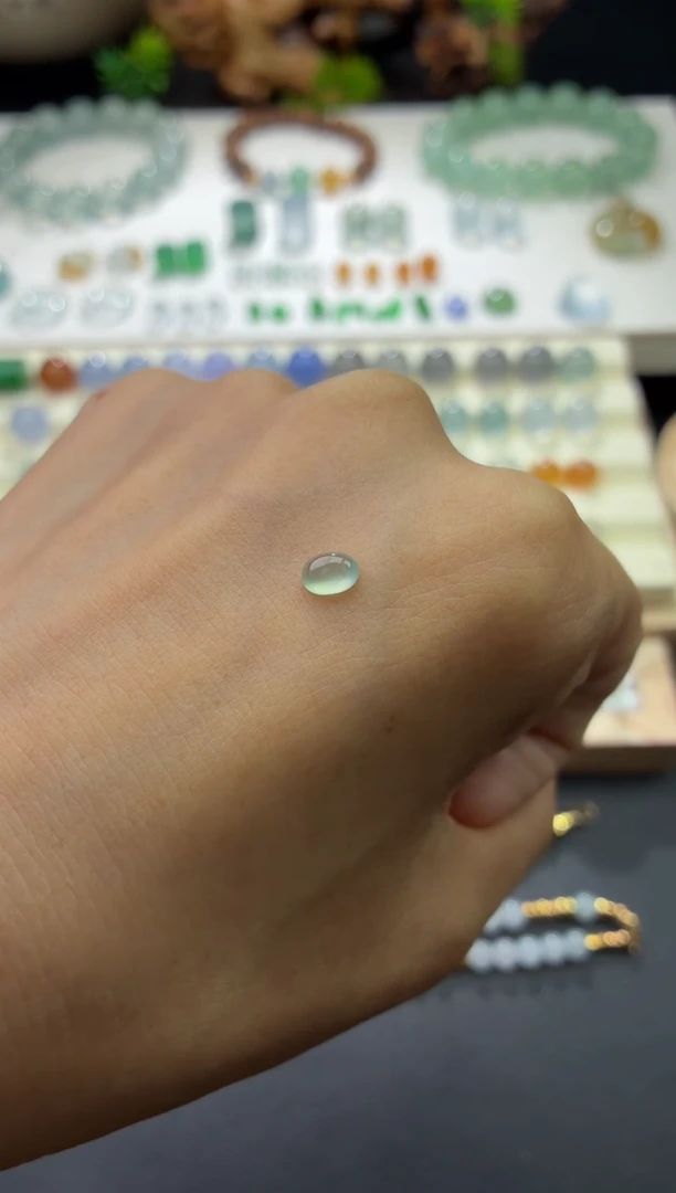 翡翠未镶嵌颈饰蓝底戒面