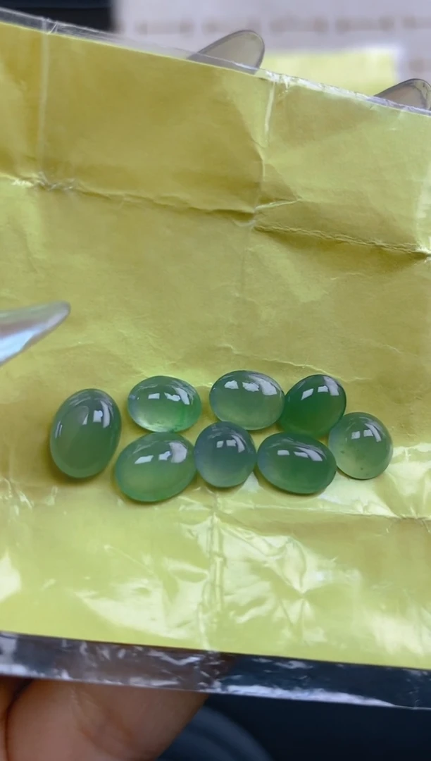 翡翠裸石天然翡翠蛋面18