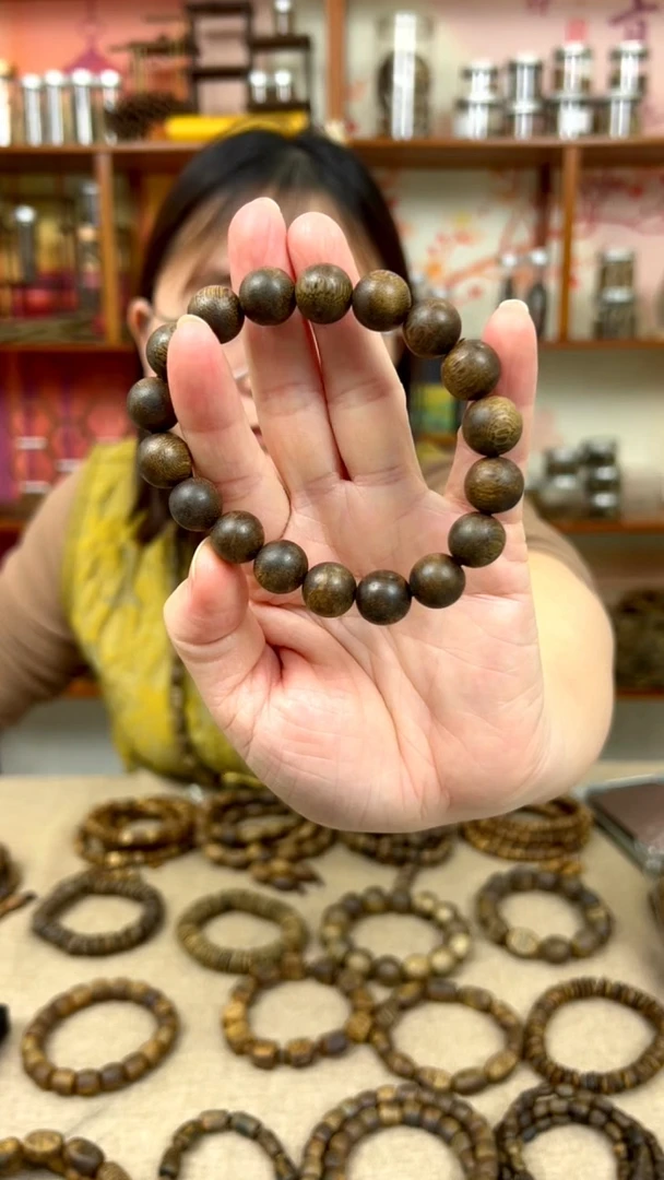 沉香手串1.2乌身圆叶圆单圈13克+多样性发一