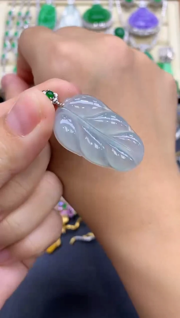 颈饰18K金镶嵌翡翠37-中国好珍宝