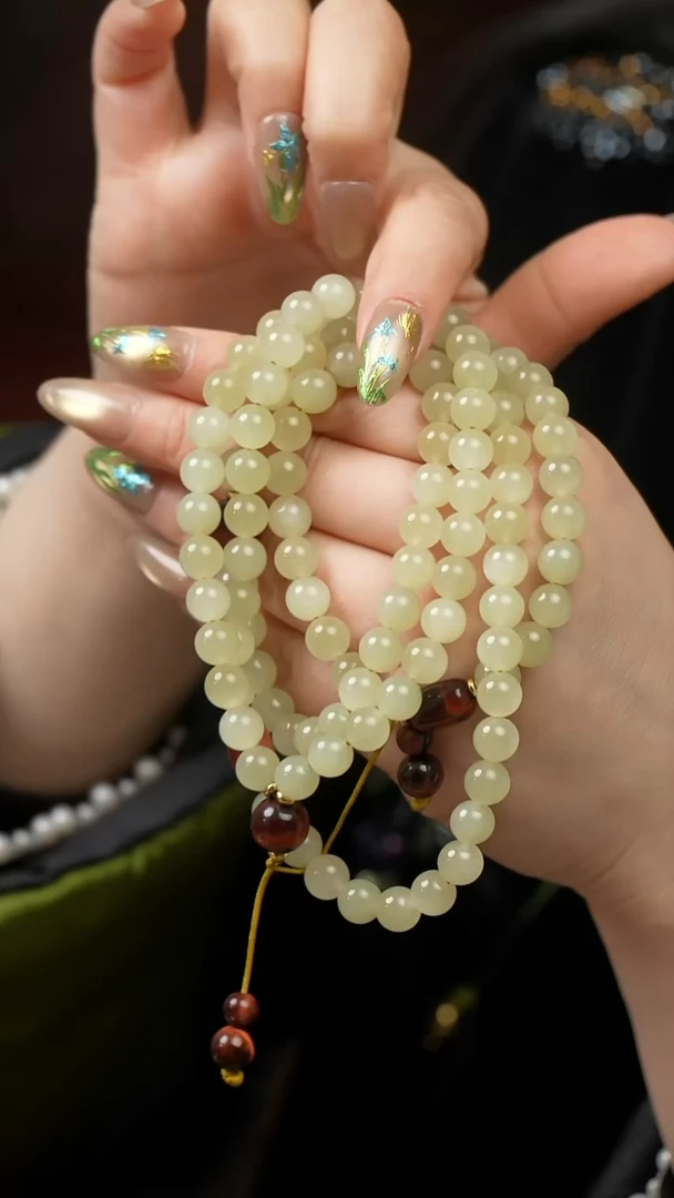 未镶嵌和田玉挂件珠串