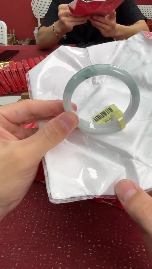 翡翠手镯未镶嵌2手镯