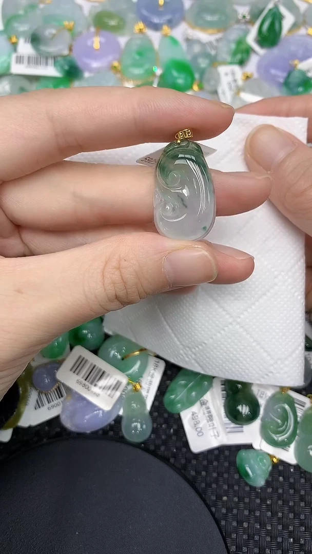 颈饰18K金镶嵌翡翠111111111