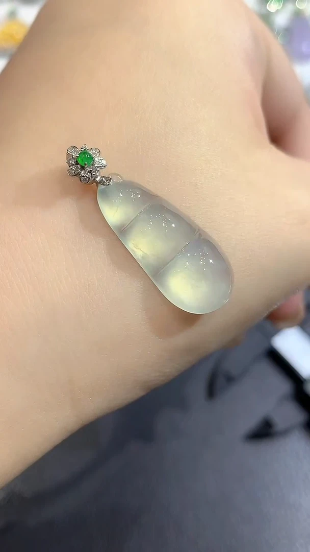 颈饰18K金镶嵌翡翠45-吊坠