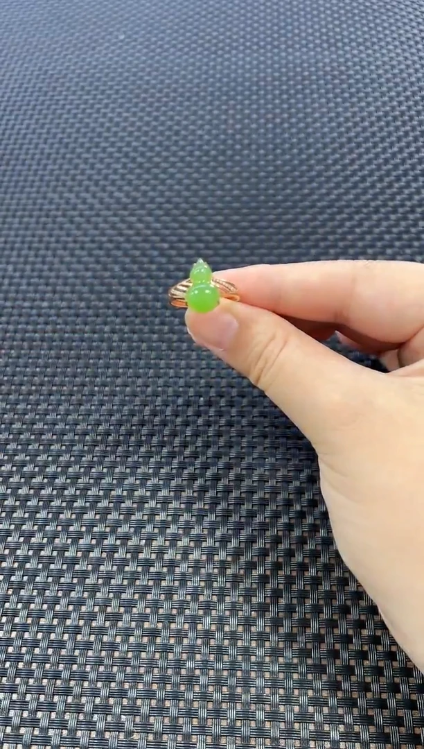 18K金镶嵌戒指和田玉（多样性发一件）