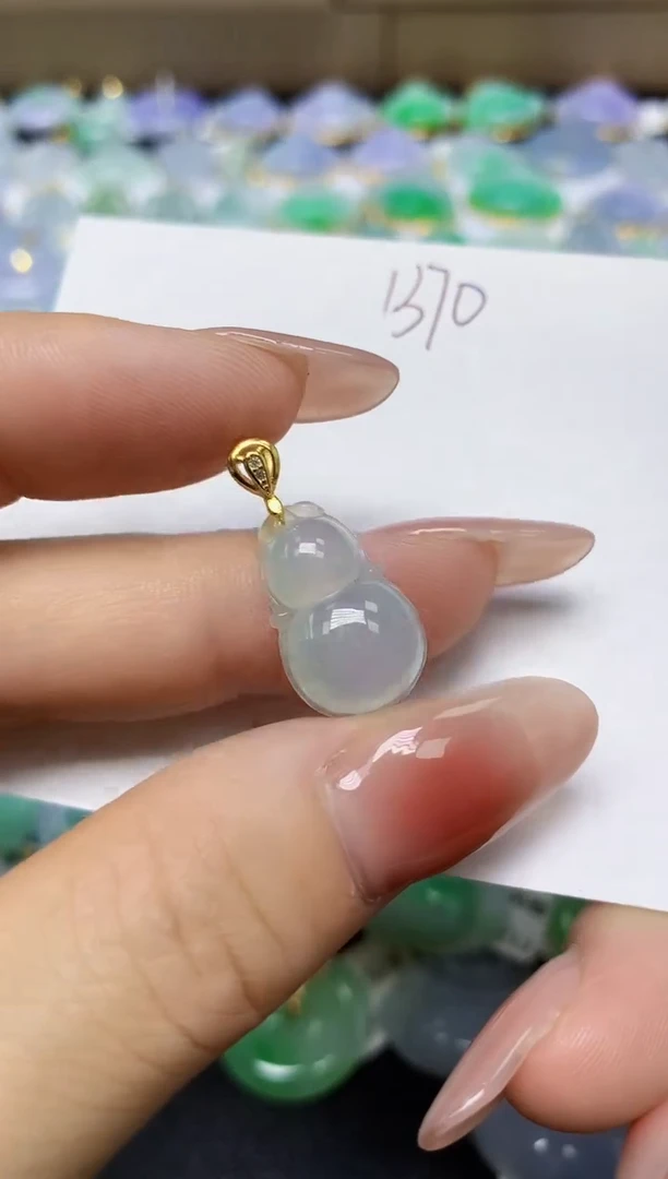 翡翠未镶嵌颈饰 天然缅甸翡翠A货