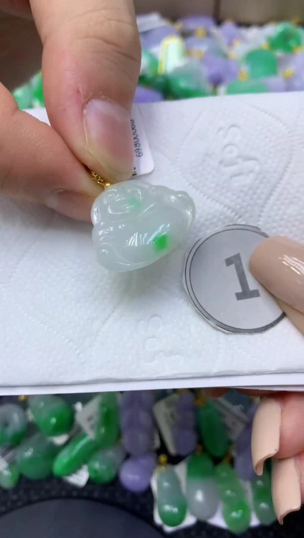 颈饰未镶嵌翡翠天然缅甸翡翠A货