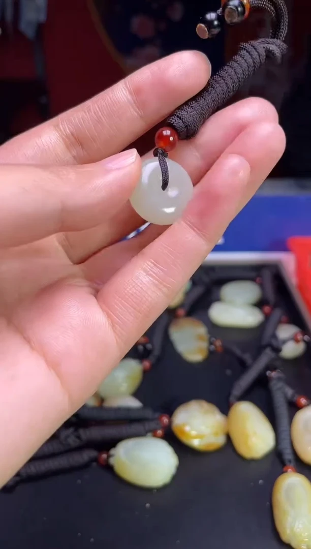 颈饰未镶嵌和田玉123