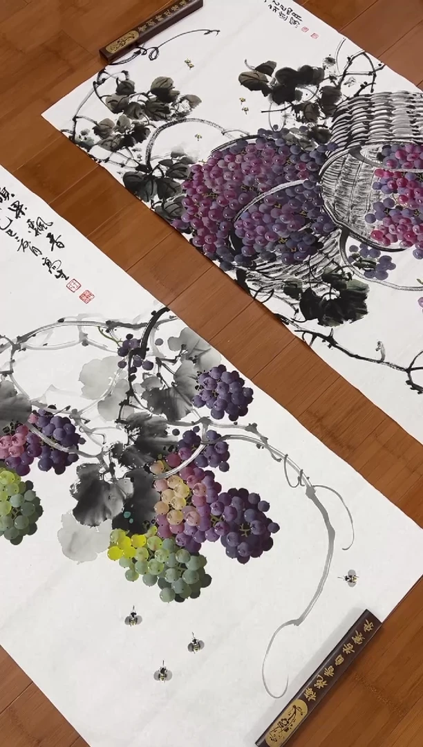 国画葡萄竖版2幅138*68厘米