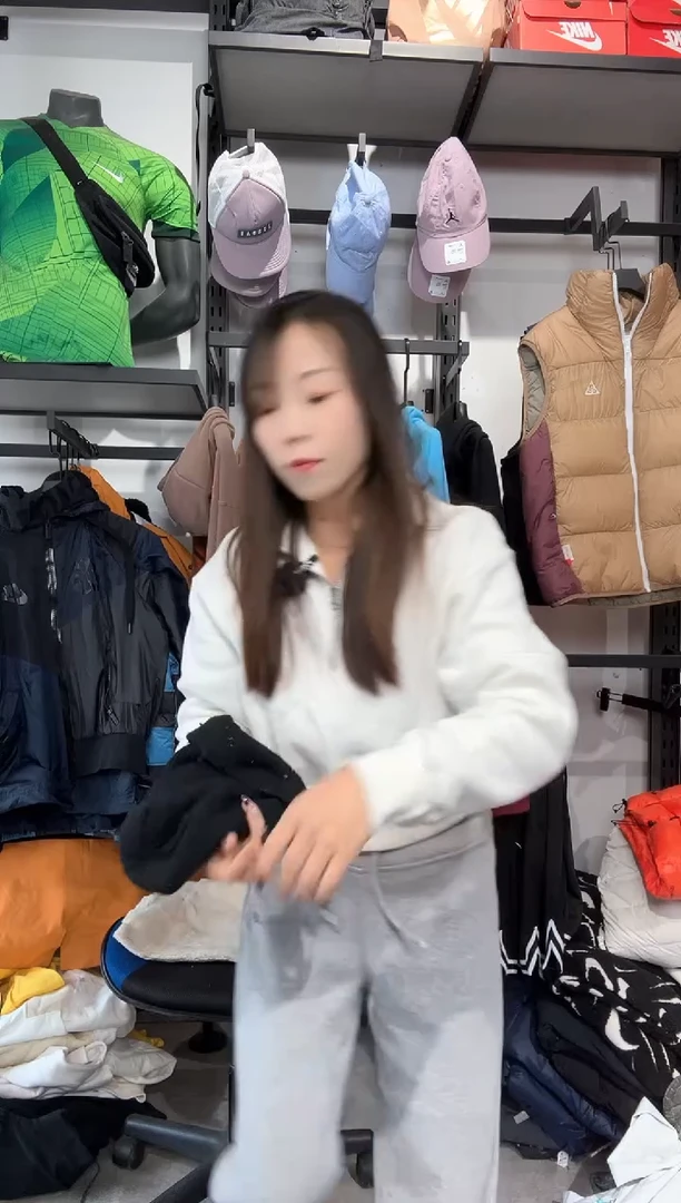 1048编码 瑕疵款直播间过款为准 尺码    身高