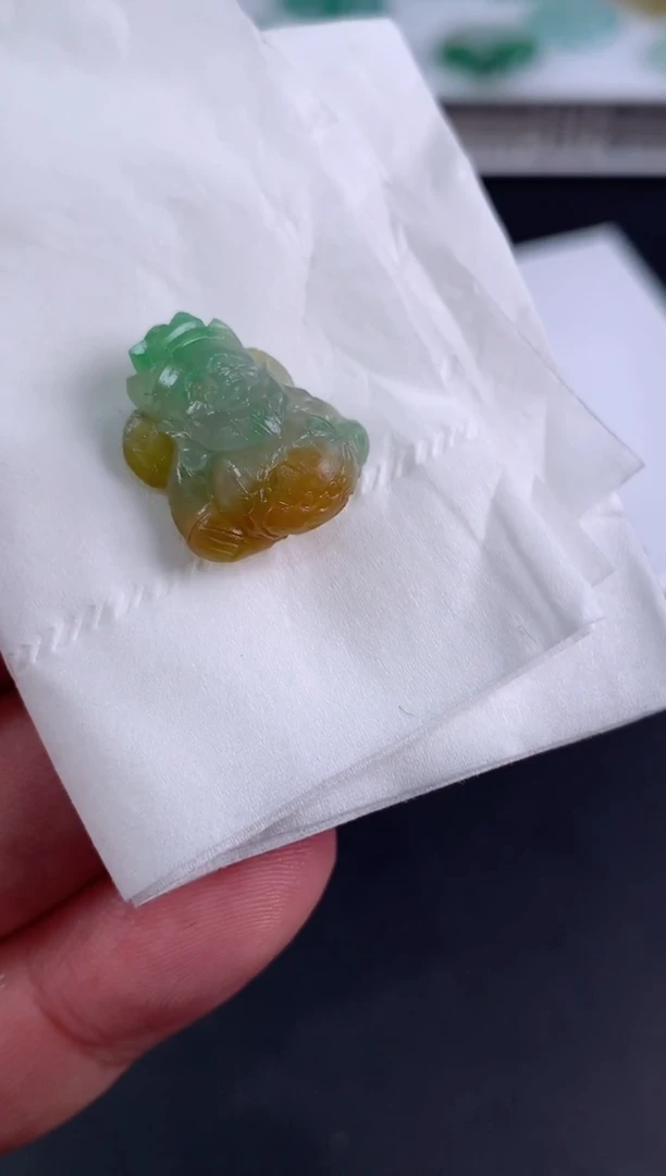 未镶嵌定制翡翠那****方翡翠