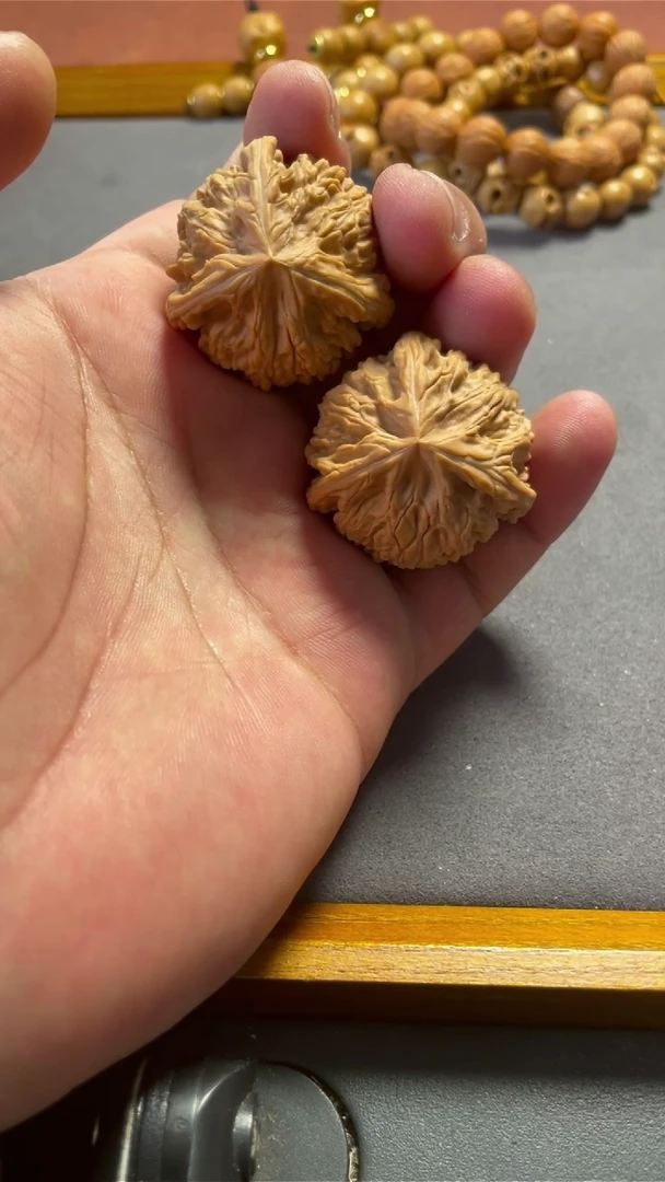 【闪购商品】文玩核桃把件御龙粗筋