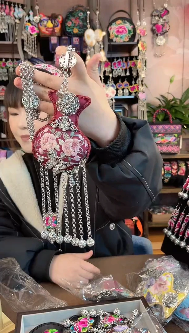 织绣小****9民族风手工非遗老绣饰品416