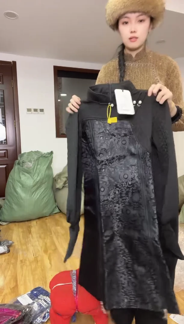 S码         95斤    卫衣裙