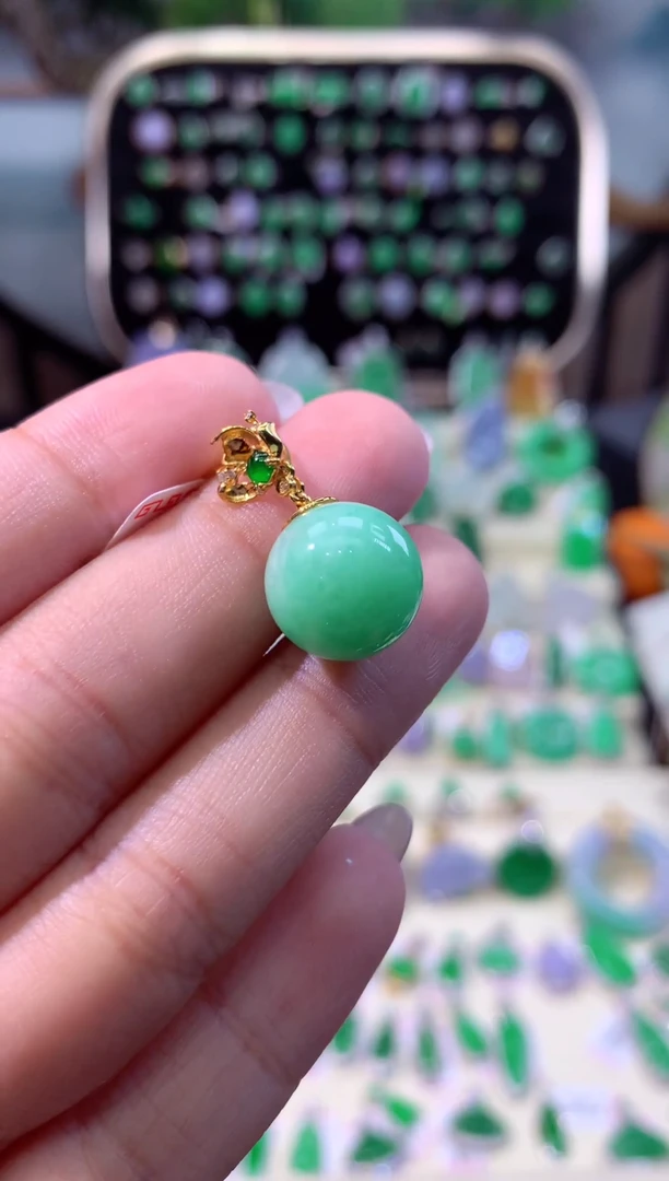 【闪购商品】翡翠颈饰18K金镶嵌缅甸天然A货翡翠