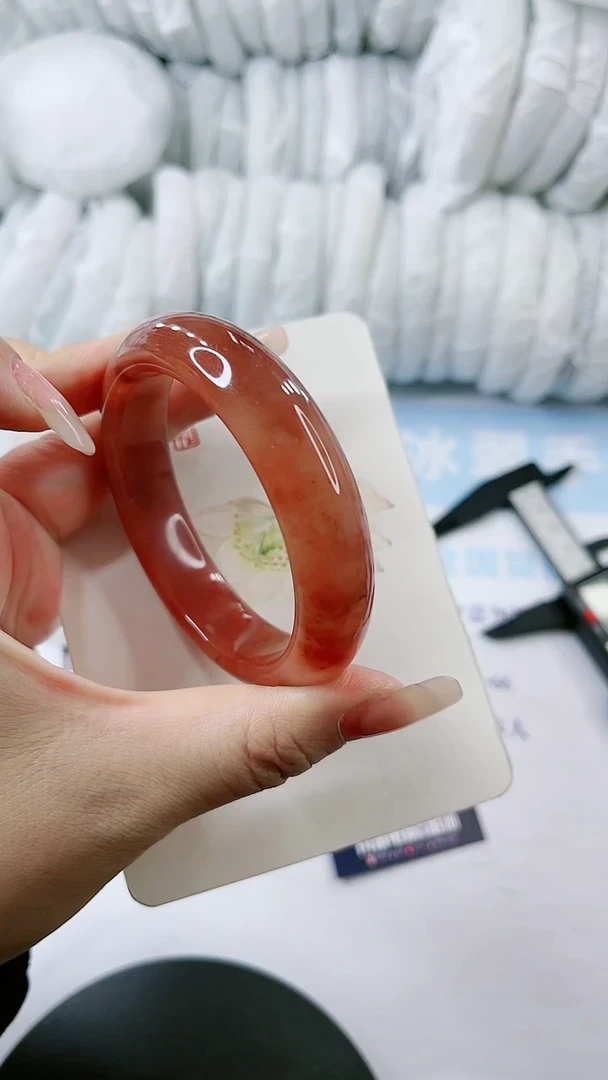 【闪购商品】石英质玉手镯未镶嵌0615710024多样性发货