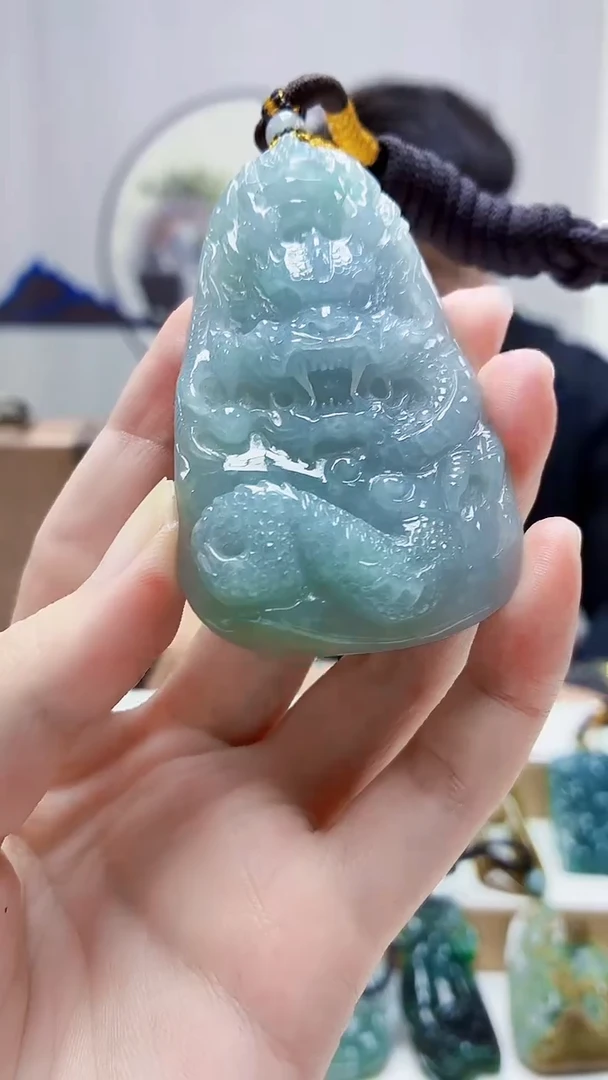 未镶嵌定制翡翠5060zm-毛货挂件12龙牌