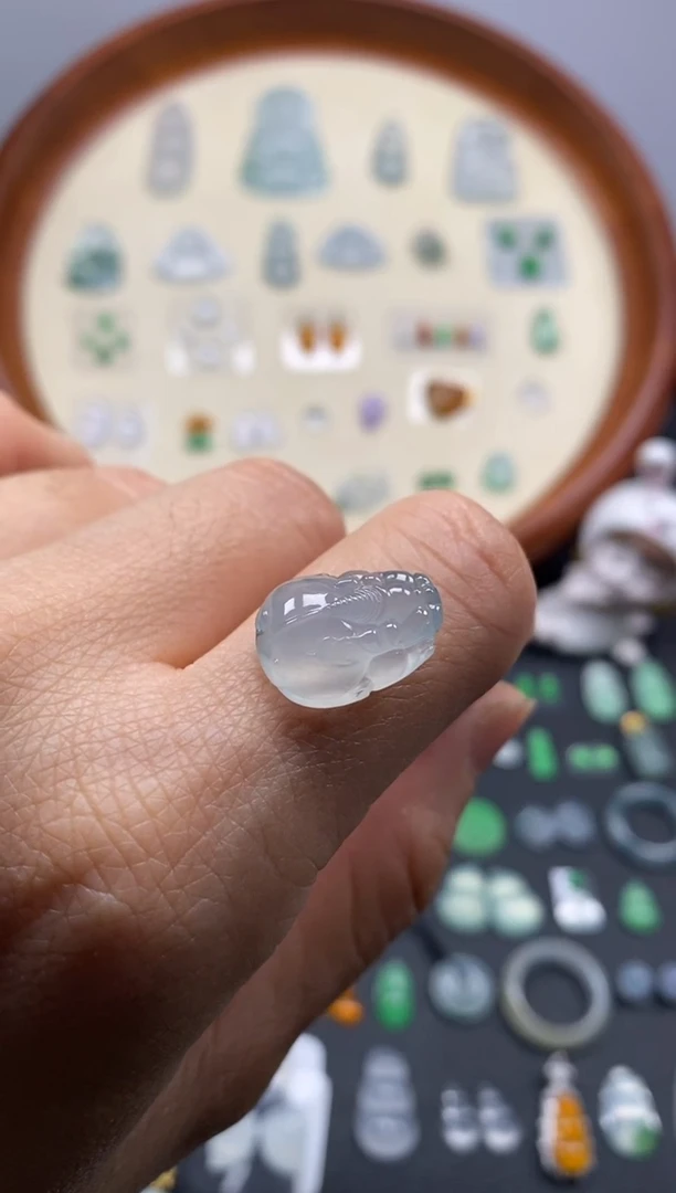 颈饰未镶嵌翡翠冰貔貅/芬