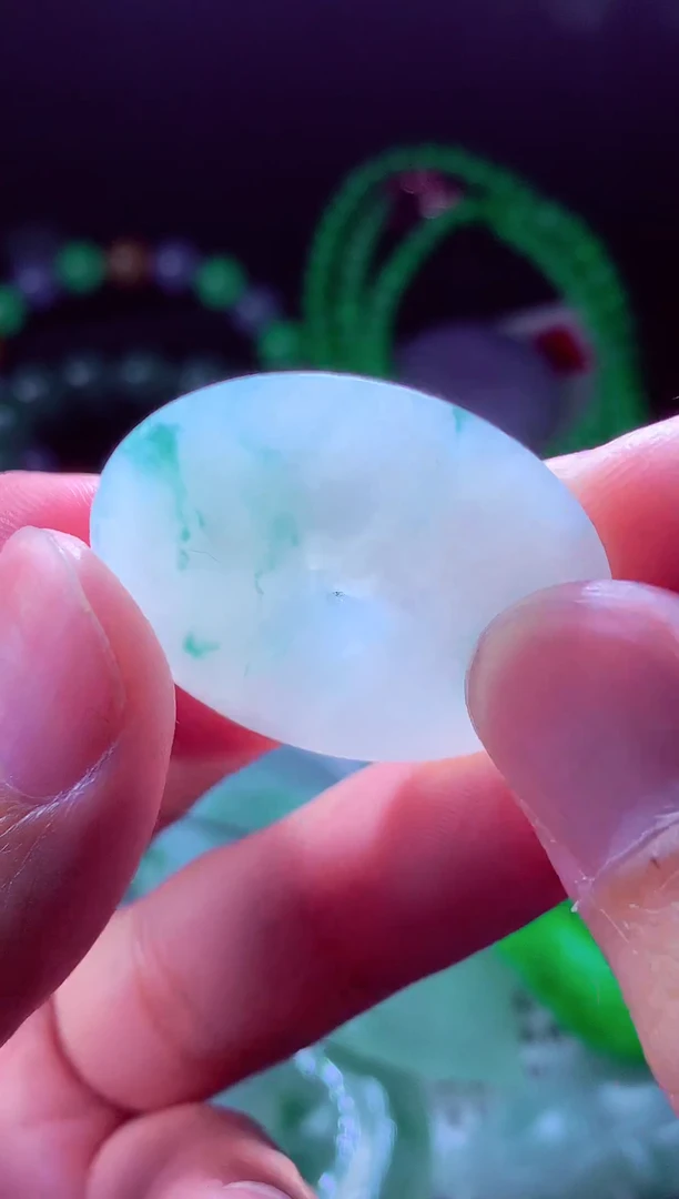 未镶嵌定制翡翠魔*?翡翠毛货定制