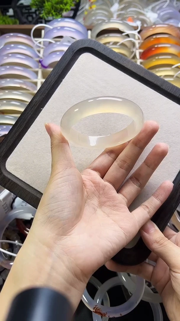 手镯玛瑙/玉髓未镶嵌54圈口放漏马料香槟