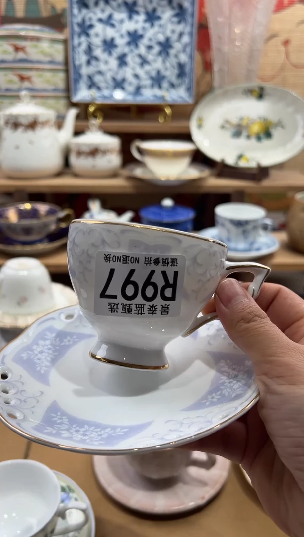 瓷片喵**王瓷片-------R997