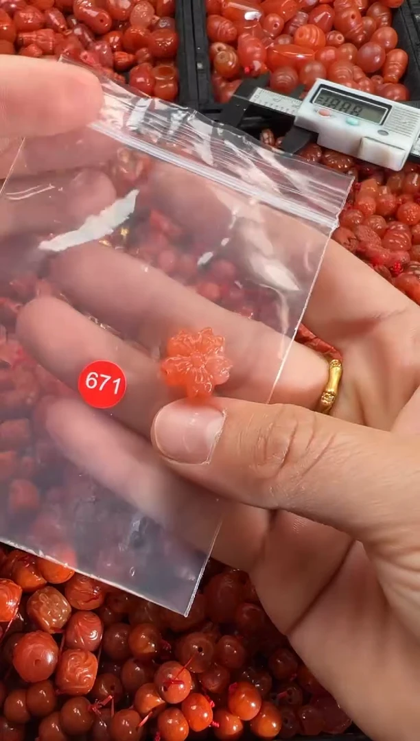 【闪购商品】南红玛瑙颈饰未镶嵌1