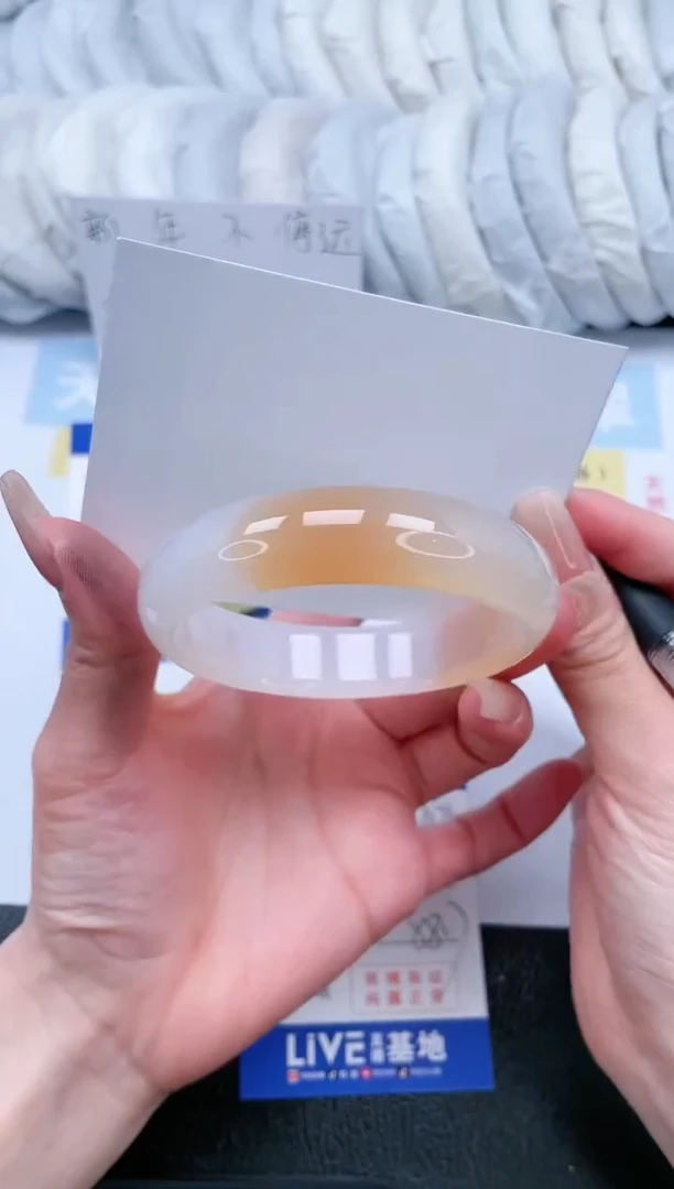 【闪购商品】石英质玉手镯未镶嵌T271-58.7