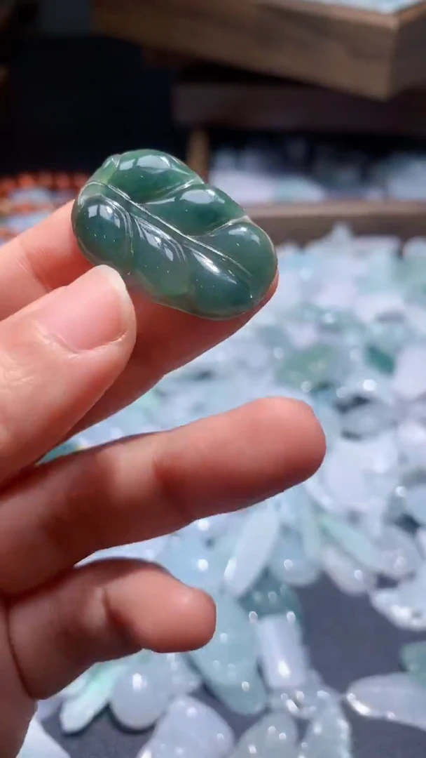 翡翠未镶嵌颈饰翡翠A货（不含链）