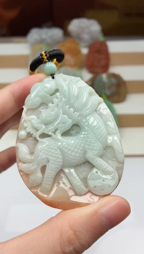 颈饰未镶嵌翡翠牌子
