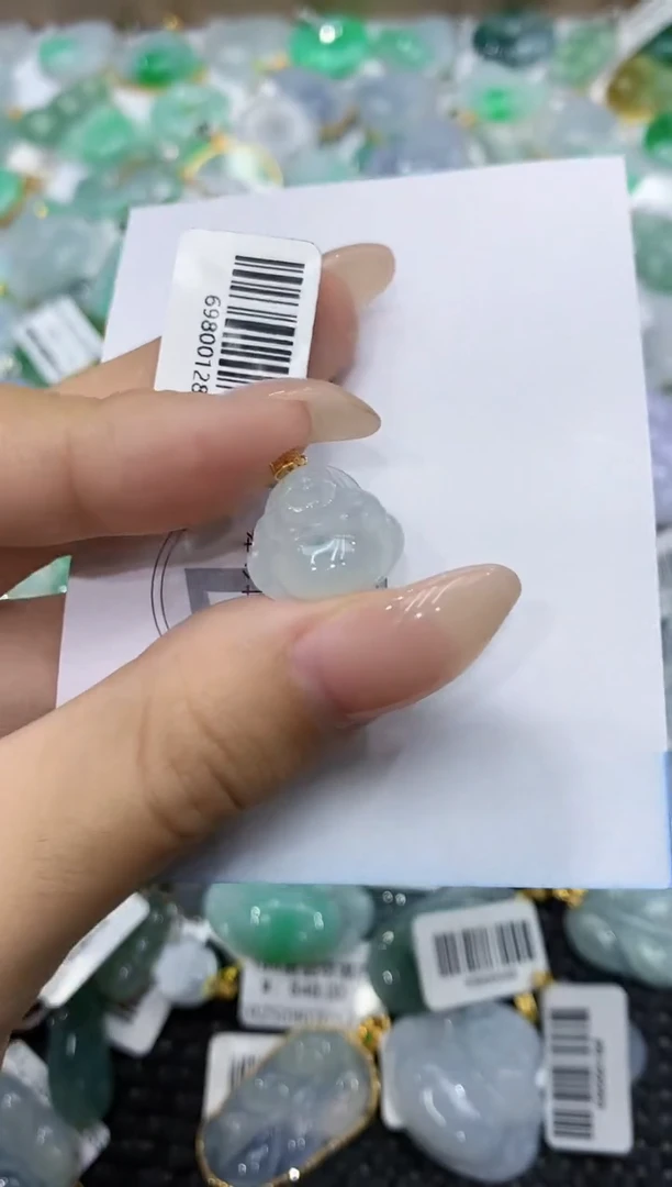 颈饰18K金镶嵌翡翠111111111111