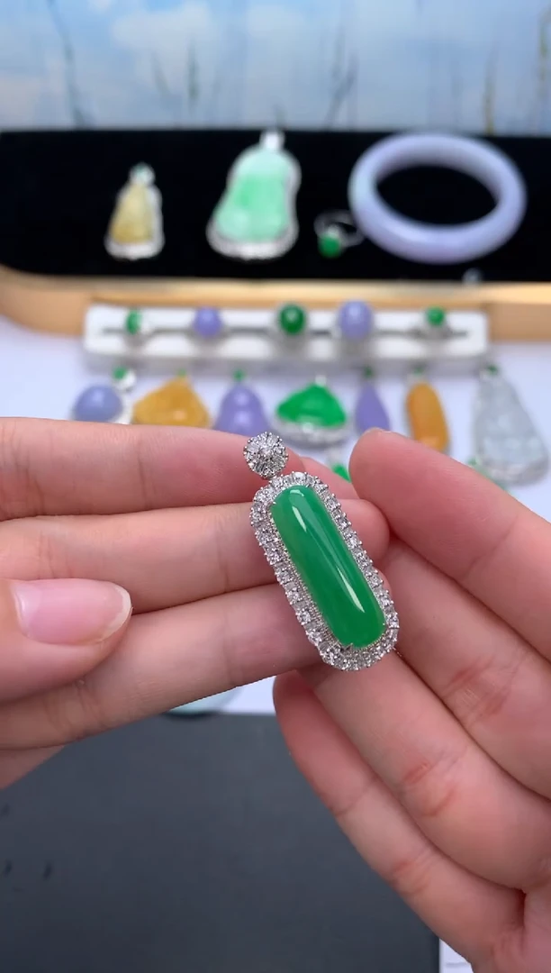 18K金镶嵌把件翡翠48小时鉴赏期 退货不扣服务费