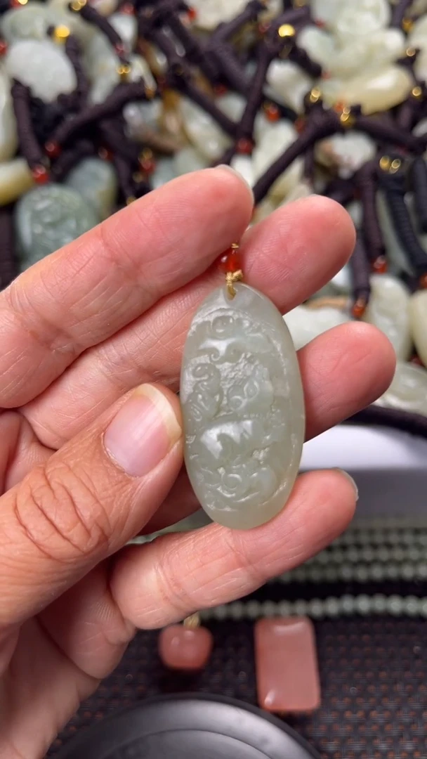 【闪购商品】和田玉颈饰未镶嵌多样性发货没有证书拍一发一有瑕