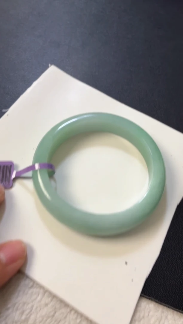 未镶嵌手镯翡翠满果绿色  30号  54-56圈口