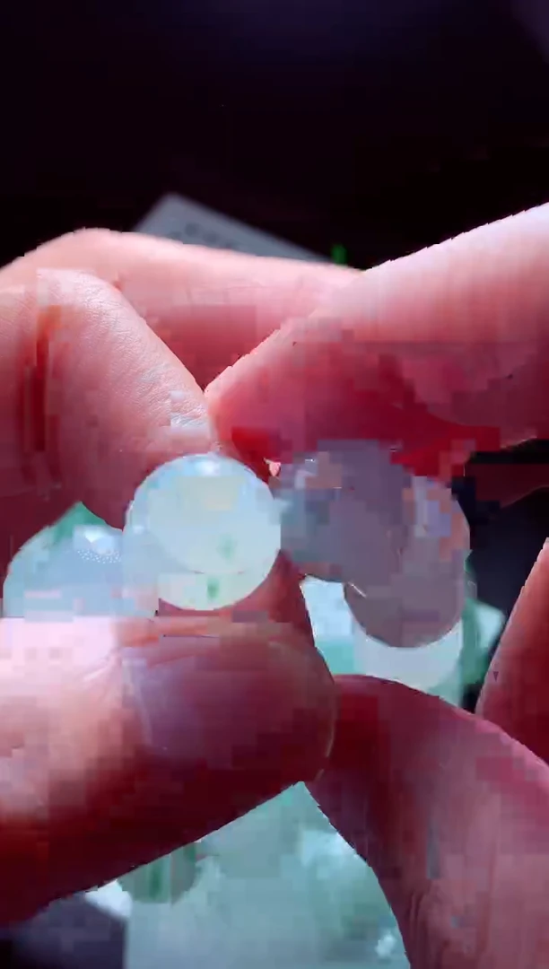 未镶嵌定制翡翠秀*?翡翠毛货定制