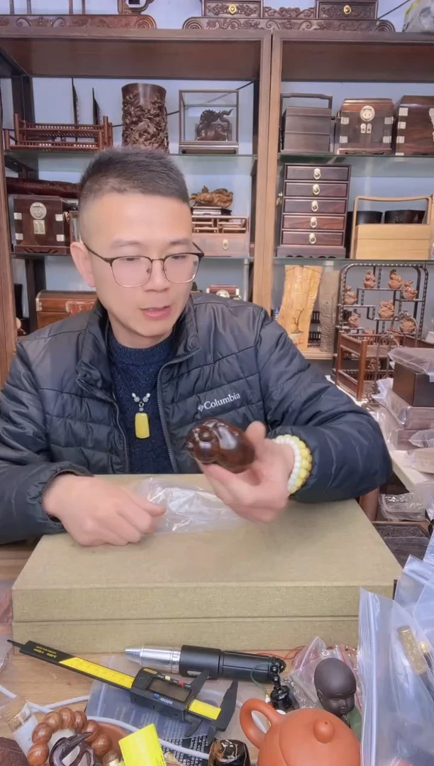 【闪购商品】乌木类书架749大红酸枝福猪摆件