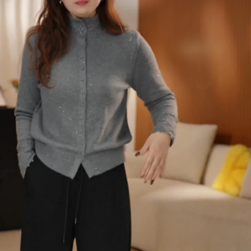 韩系浣熊绒钩花半高领珠片开衫LK2508412