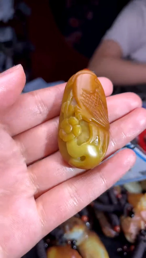 和田玉未镶嵌颈饰1