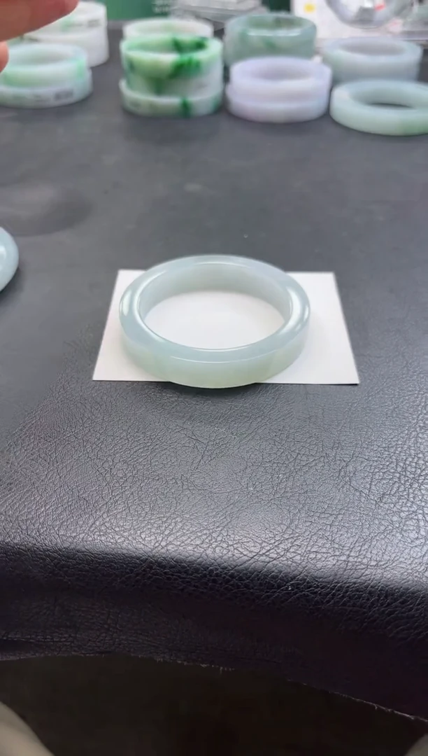 定制翡翠手镯未镶嵌虹*手镯