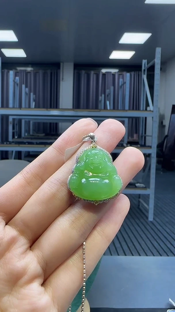 18K金镶嵌和田玉挂件 不含链