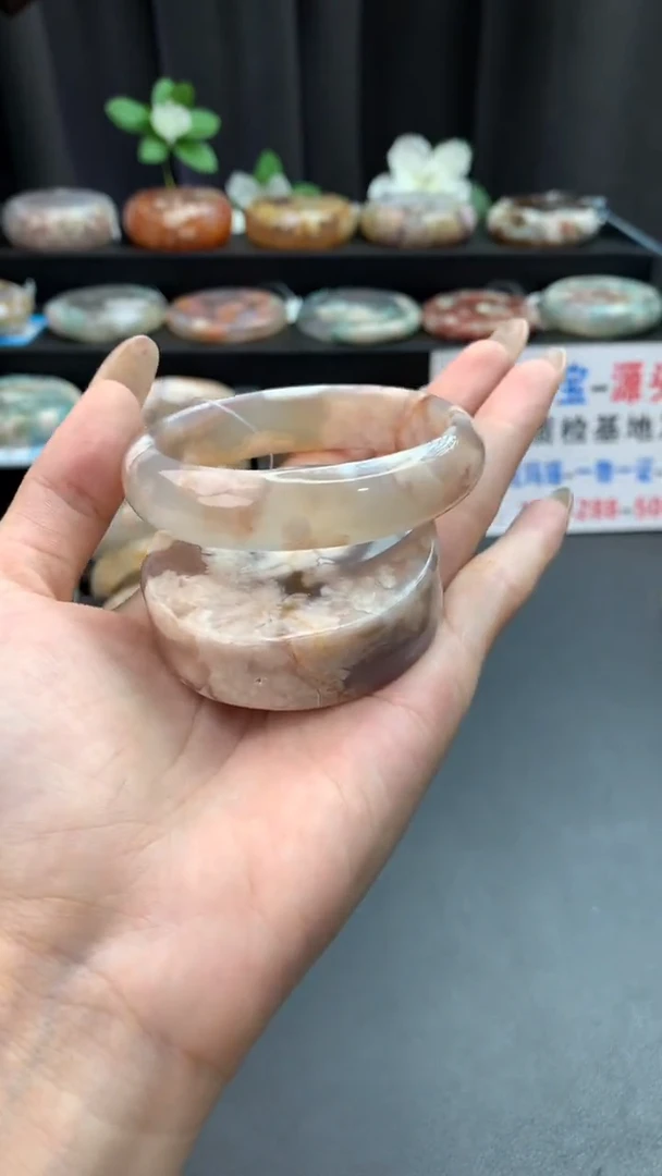 未镶嵌手镯石英质玉（54圈口）赠送镯心 无证书